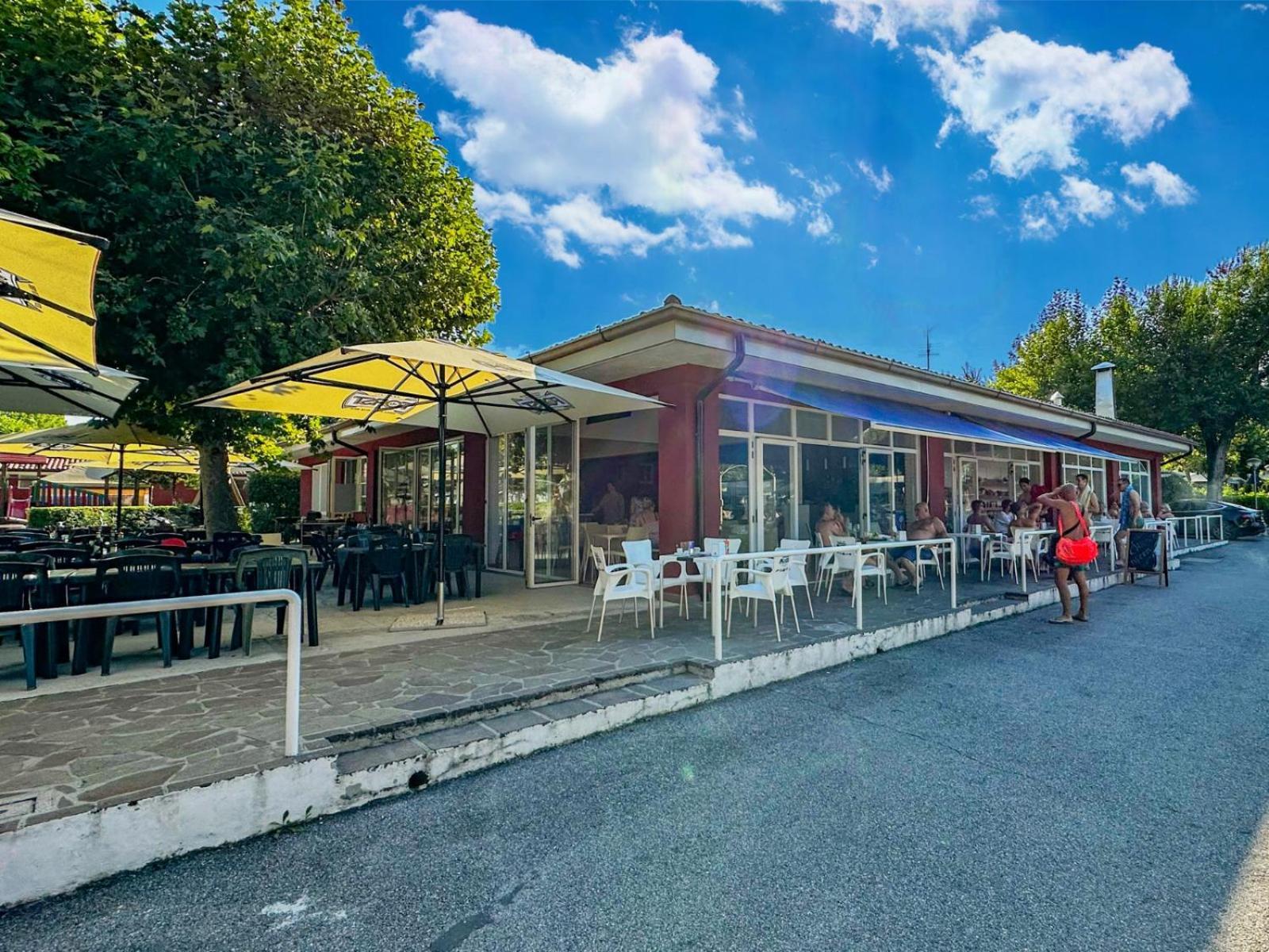 Sereno Camping Holiday Moniga del Garda Екстер'єр фото