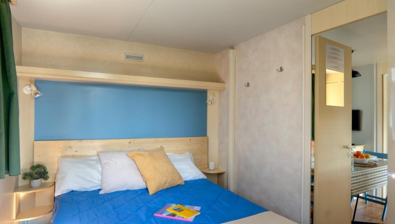Sereno Camping Holiday Moniga del Garda Екстер'єр фото
