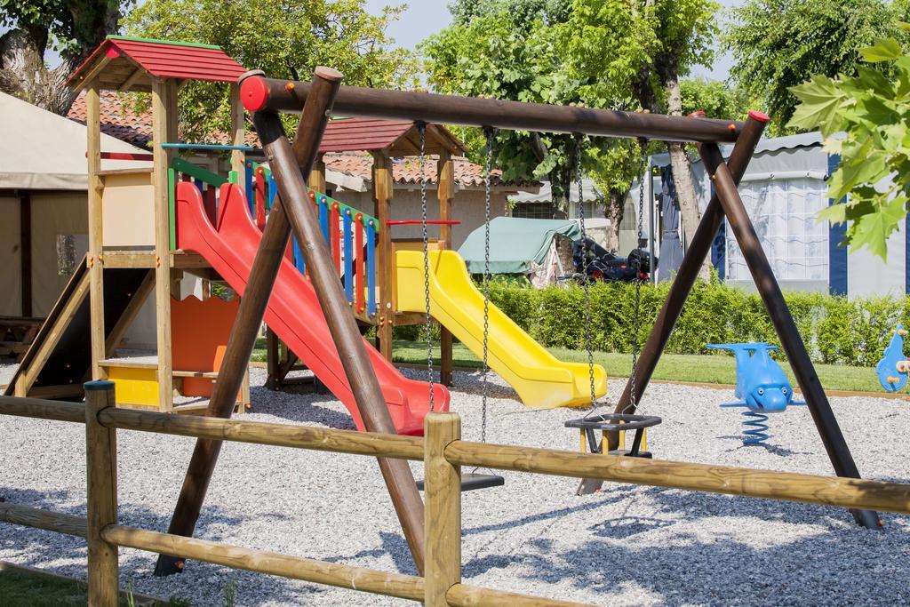 Sereno Camping Holiday Moniga del Garda Екстер'єр фото