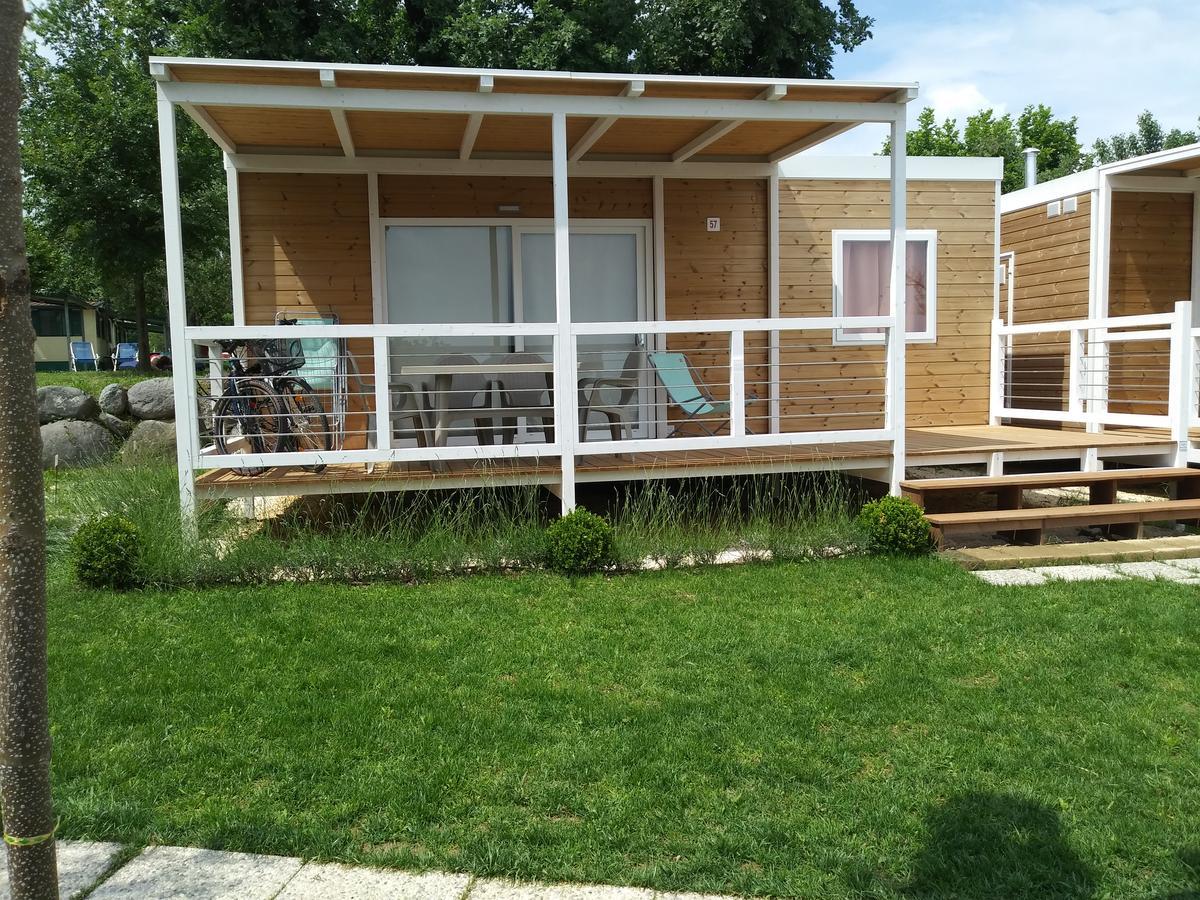 Sereno Camping Holiday Moniga del Garda Екстер'єр фото
